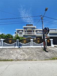 Gedung tempat guest house berlokasi