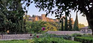 Fotografia z galérie ubytovania Casa en el Albaicin alto- 5 min Mirador San Nicolas v destinácii Granada
