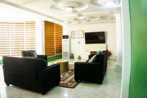 Televisyen dan/atau pusat hiburan di Moven Paradise