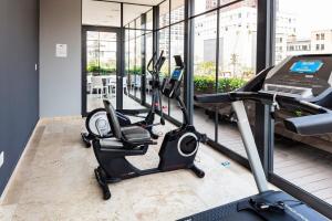 メキシコシティにあるROMÁNTICO Junto a Bellas Artes Centro Históricoのジム(エアロバイク2台、ノートパソコン付)