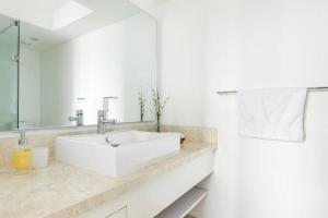 Ένα μπάνιο στο Loft minimalista impecable En pleno Centro Histórico +25 φωτογραφίες