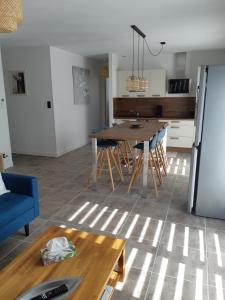 Kuchnia lub aneks kuchenny w obiekcie Appartement fonctionnel proche du centre ville