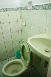 Koupelna v ubytování GV Hotel - Ormoc + 17 fotografií