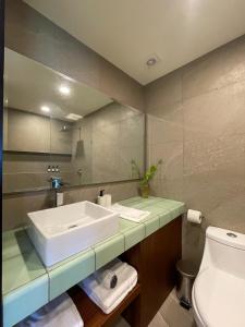 Koupelna v ubytování Ocean View Loft in Punta Cocos - D102