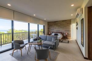 Posezení v ubytování Ocean View Loft in Punta Cocos - D102