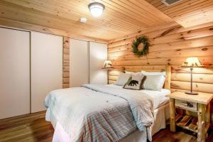 Postel nebo postele na pokoji v ubytování Ishkode Chalet