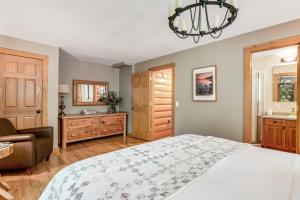 Postel nebo postele na pokoji v ubytování Ishkode Chalet