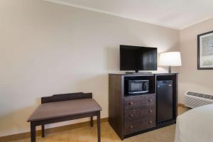 Kuchyň nebo kuchyňský kout v ubytování Best Western University Inn