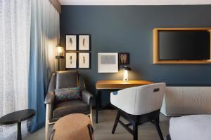 Posezení v ubytování Hotel Indigo - Silverthorne by IHG