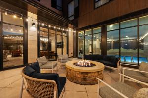 Posezení v ubytování Hotel Indigo - Silverthorne by IHG