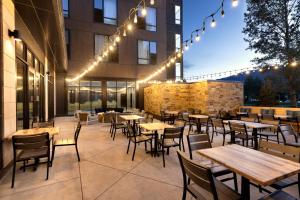 Restaurace v ubytování Hotel Indigo - Silverthorne by IHG