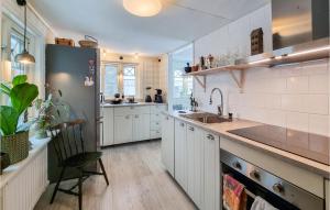 Kuchyň nebo kuchyňský kout v ubytování Cozy Home In xabck With Wifi