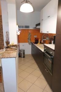 Kuchyňa alebo kuchynka v ubytovaní APARTMENT MARKO