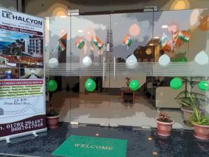 Vstupní hala nebo recepce v ubytování Hotel Le Halcyon Kasauli