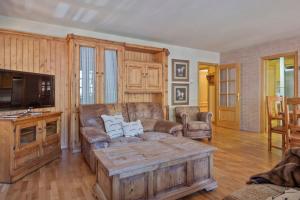 TV a/nebo společenská místnost v ubytování Luderna - Apartamento D2 Suriguera de Canillo