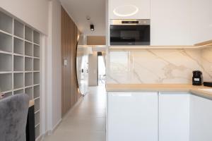 LUX&EASY Athens Downtown Residences的厨房或小厨房