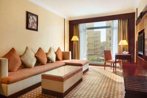Posezení v ubytování Ramada Riyadh Hotel