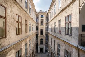 The building in which Az apartmant is located