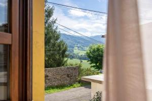 A general mountain view or a mountain view taken from the holiday home