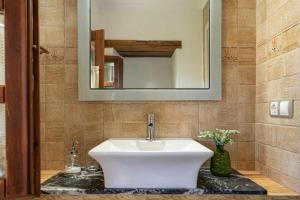 A bathroom at Casa Rural Soleada para una Escapada Tranquila