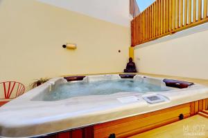 Fotografie z fotogalerie ubytování TIGOUYA - Maison 135m2 - 2 ch et Jacuzzi v destinaci Saint-Leu