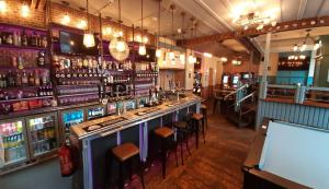 Falcon's Nest Hotel酒廊或酒吧区