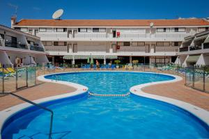 Basen w obiekcie Bright & Stylish Apartment in Chipeque, Los Cristianos lub w pobliżu