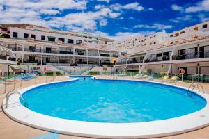 Basen w obiekcie Bright & Stylish Apartment in Chipeque, Los Cristianos lub w pobliżu