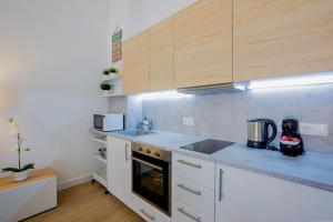 Kuchnia lub aneks kuchenny w obiekcie Bright & Stylish Apartment in Chipeque, Los Cristianos