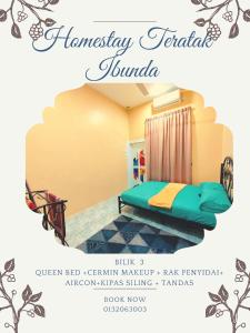 un flyer pour une chambre avec un lit dans une pièce dans l'établissement Homestay Teratak Ibunda, à Jerantut