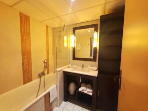 Kúpeľňa v ubytovaní CAP HERMES Vue MER Magnifique logement 6 couchages