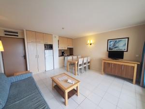 Kuchyňa alebo kuchynka v ubytovaní CAP HERMES Vue MER Magnifique logement 6 couchages