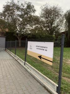 Certyfikat, podpis lub inny dokument wystawiony w obiekcie Apartamenty Legionów 30