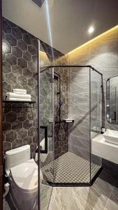 Phòng tắm tại The Malibu Hotel Saigon