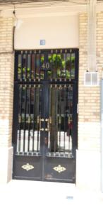 The facade or entrance of Apartamentos El Conde