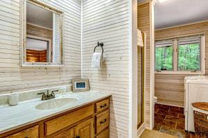 Bilik mandi di Carroll's Cabin +58 gambar