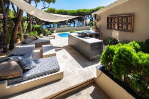 Vonkajšia záhrada v ubytovaní Villa in Puerto Cabopino