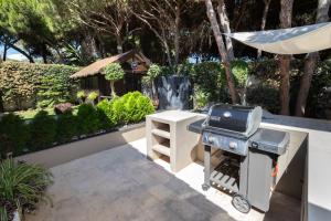 Vonkajšia záhrada v ubytovaní Villa in Puerto Cabopino