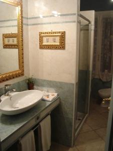 Koupelna v ubytování B&B A Casa Dell'Antiquario