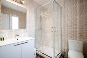 Phòng tắm tại Espectacular Ático en Arturo Soria