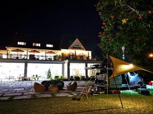 Aed väljaspool majutusasutust 瓦樣山巷台南玉井農莊露營戶外婚禮