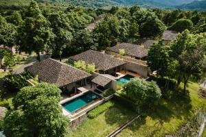 Bazén v ubytování MUTHI MAYA Forest Pool Villa Resort - SHA Plus Certified nebo v jeho okolí