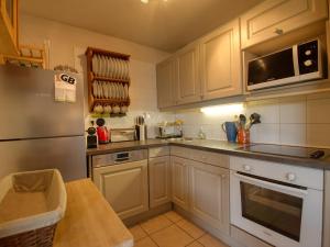 A cozinha ou cozinha compacta de Appartement Morillon 1100, 4 pièces, 9 personnes - FR-1-642-72