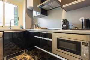 Madeinterranea Apartments的厨房或小厨房