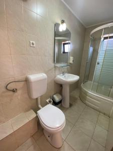 Φωτογραφία από το άλμπουμ του Han km 17 σε Jucu de Mijloc +11 φωτογραφίες