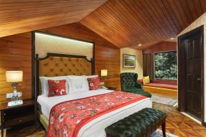 Welcomhotel by ITC Hotels, Pine N Peak, Pahalgam客房内的一张或多张床位