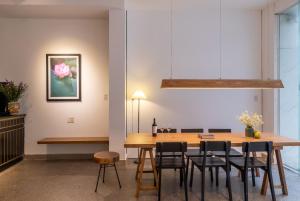 Φωτογραφία από το άλμπουμ του Charming Riverside Hotel σε Hue