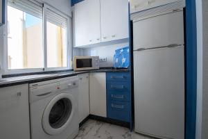 Kuchyňa alebo kuchynka v ubytovaní Apartamento Tribalia Cadiz