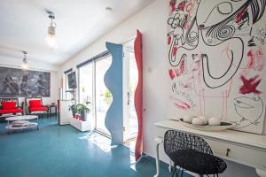 Posezení v ubytování Modern Fully Equipped Apartment with Balcony and Rooftop - CT1