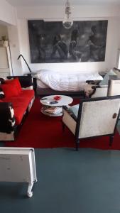 Posezení v ubytování Modern Fully Equipped Apartment with Balcony and Rooftop - CT1